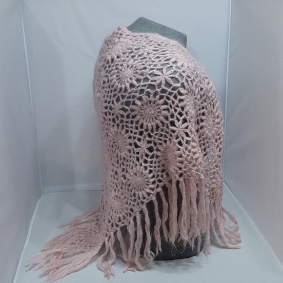 Pink shaw - Picture 2 of 4